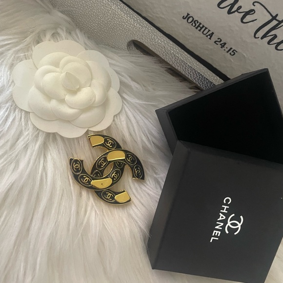 Luxury CC Gold and Black Logo Brooch